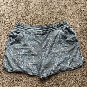 🥳 Columbia Gray/Floral Athletic Shorts Lightweight Elastic Waist